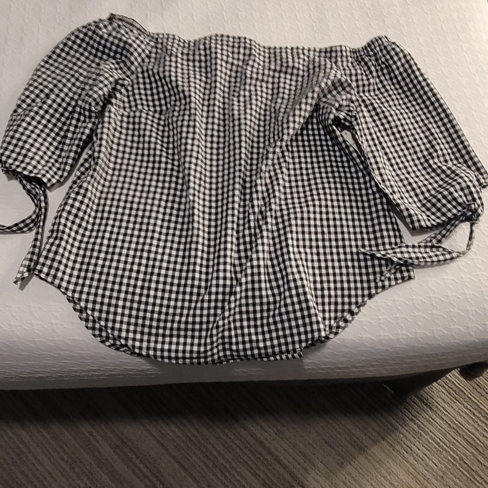 Black and white off the shoulders  women's Blouse